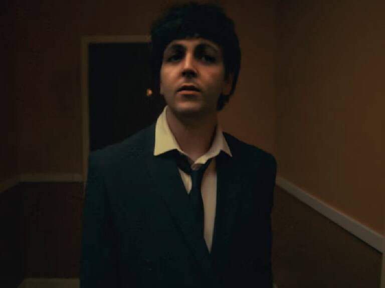 Paul McCartney rejuveneció en el video de «Find my way» junto a Beck