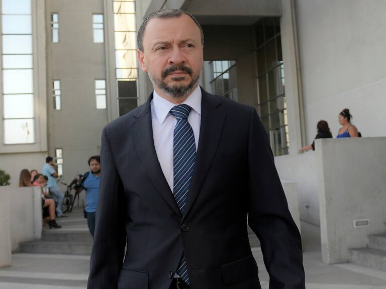 Le habría enviado información a Hermosilla: Ministerio Público investigará al fiscal regional de Aysén por el delito de violación de secreto