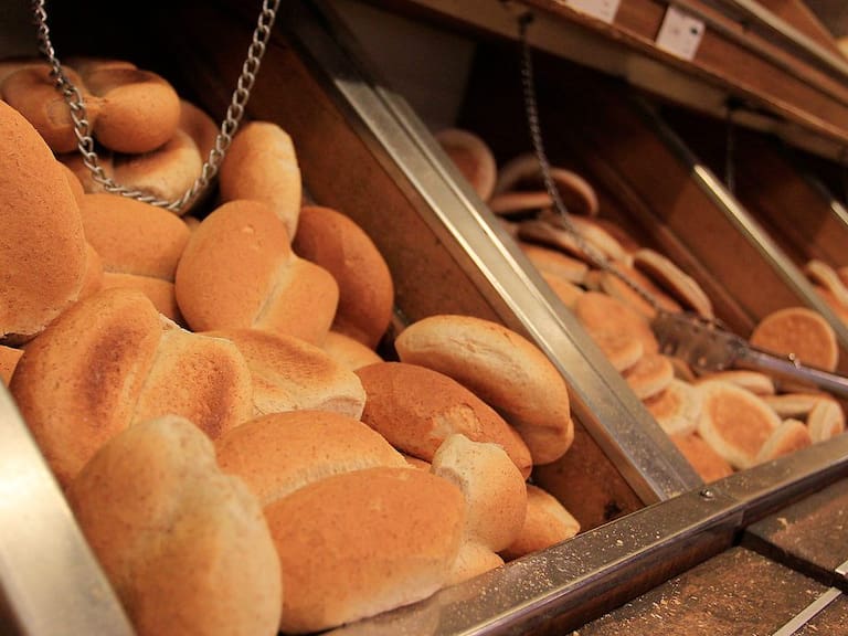 Ministro de Agricultura anunció que el aumento del pan no debiera ser superior al 3%
