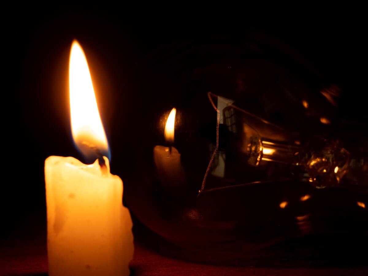 Más de 14 mil clientes sin luz en la región Metropolitana por sistema frontal: revisa las comunas más afectadas