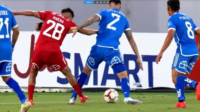 “Propina una patada de forma imprudente”: así actuó el VAR en el gol anulado a Ñublense ante la U | Captura de pantalla