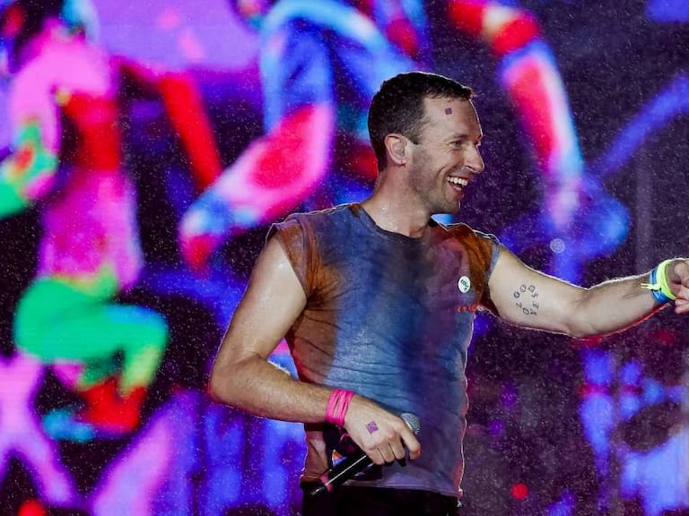 Lightsticks y una canción chilena: Estas son algunas de las sorpresas de Coldplay en Chile