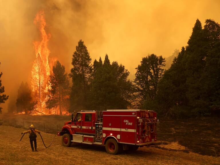 Calor extremo permite el mayor incendio forestal en Mariposa de California