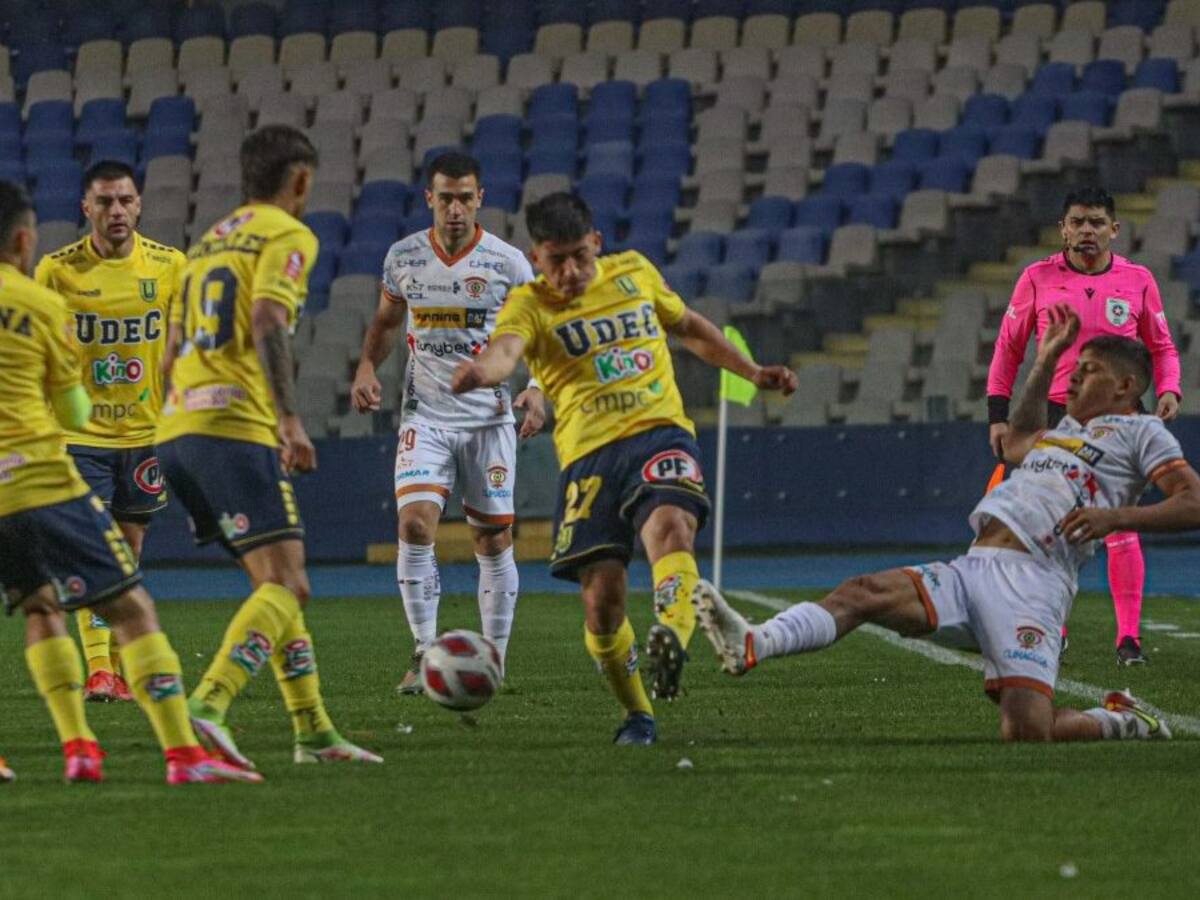 Universidad de Concepción rescató un agónico empate frente a Cobreloa por la Primera B
