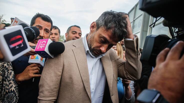En completo silencio: así fue la llegada de Horge Valdivia al Centro de Justicia para afrontar reformalización por nueva acusación de violación