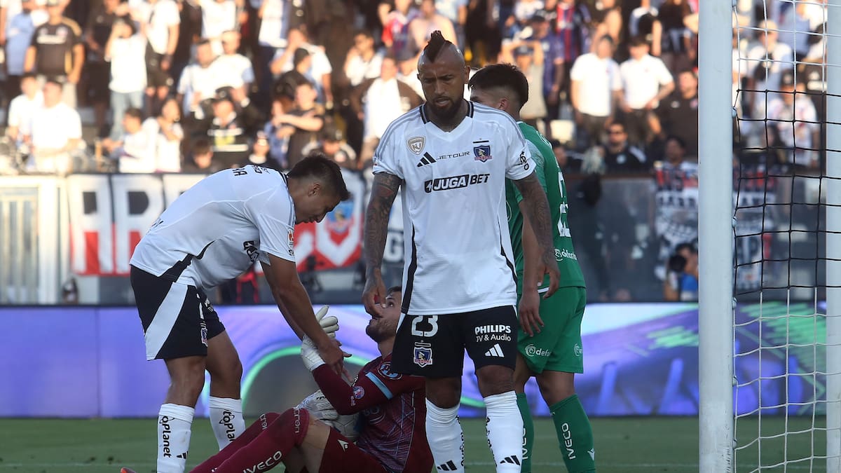 “Faltaron Pavez y Vidal”: así reaccionaron los hinchas de Colo Colo a las primeras salidas del plantel para 2026