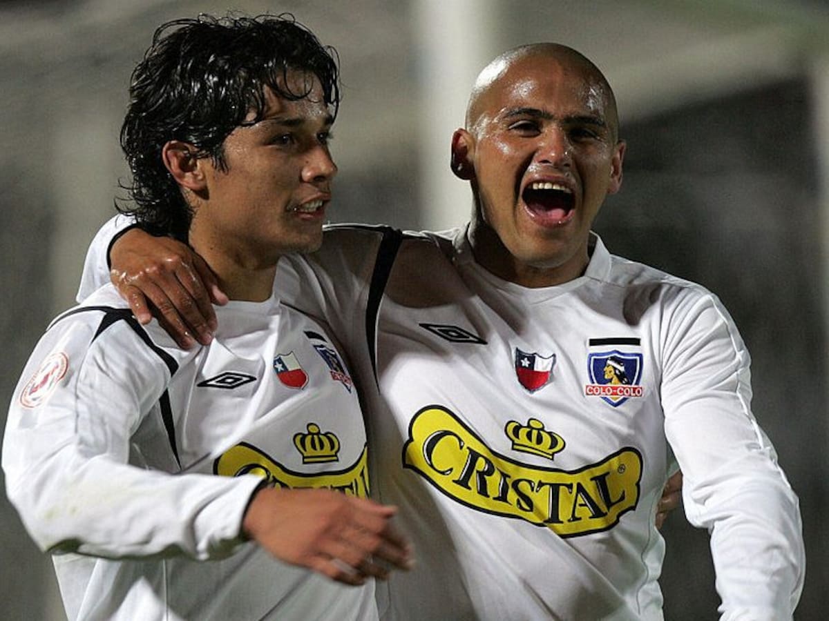 Tras 15 años, Humberto Suazo y Matías Fernández podrían volver a jugar juntos en Primera División