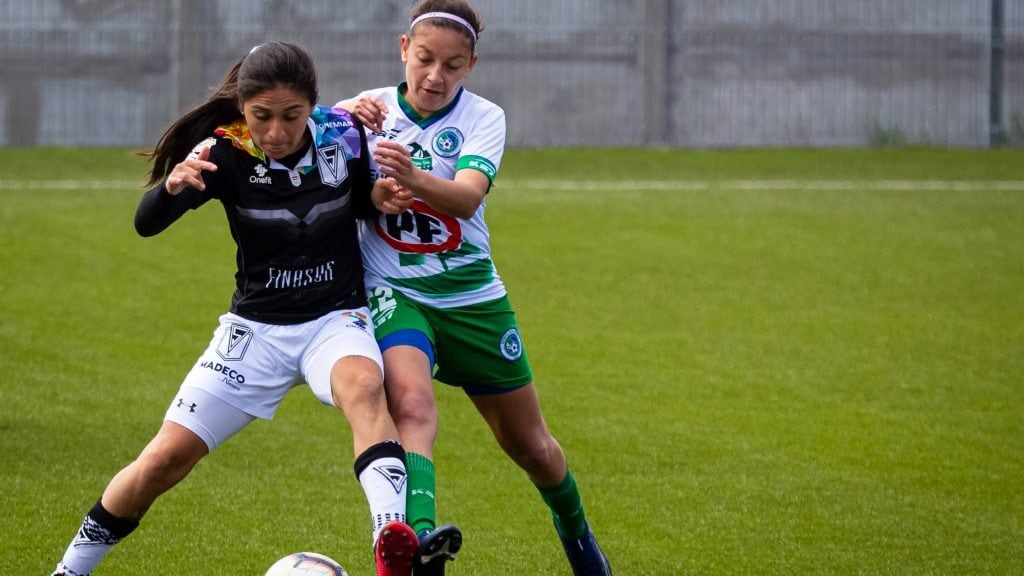 15 de Noviembre de 2020 / PUERTO MONTTPartido terminado en el Estadio Antonio Varas, el equipo visitante se queda con la victoria sobre el local Deportes Puerto Montt por 4 goles a 0 en el partido valido por la fecha 3 del Campeonato Primera División Femenino 2020
FOTO: FELIPE CONSTANZO / AGENCIAUNO