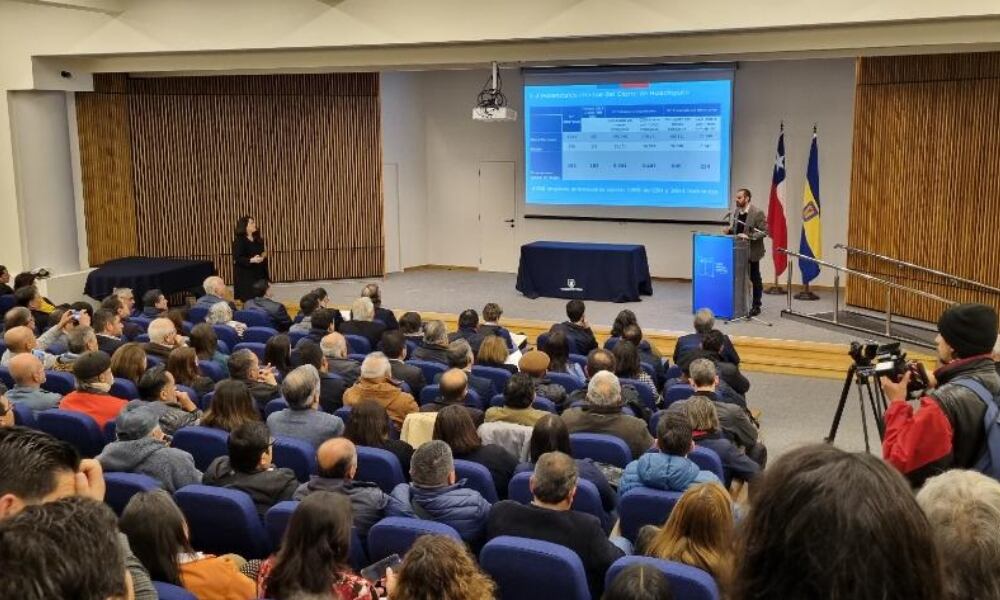 X @AntonioRivas_V | El ministro de Economía, Nicolás Grau, presentando el Plan de Fortalecimiento Industrial del Biobío
