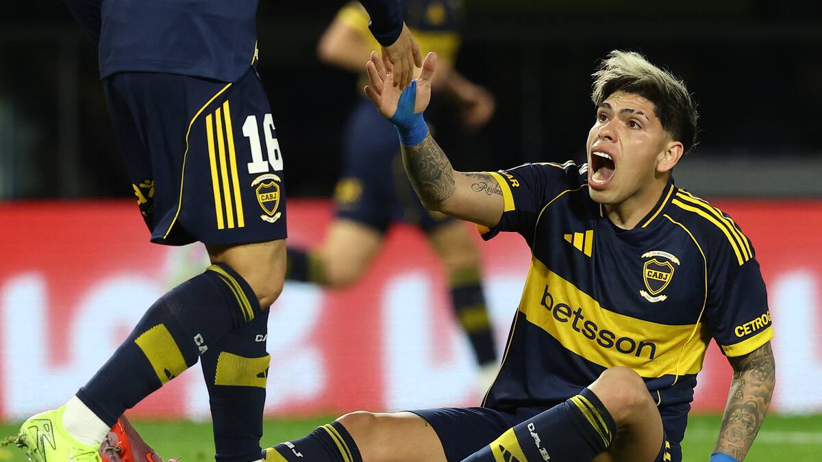 Carlos Palacios no supera su problema en la rodilla y recibe otra mala noticia en Boca Juniors