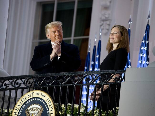 Amy Barrett y Donald Trump