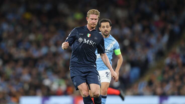 Amargo regreso para De Bryune a Inglaterra: derrota y temprana salida en la derrota de Nápoli ante Manchester City