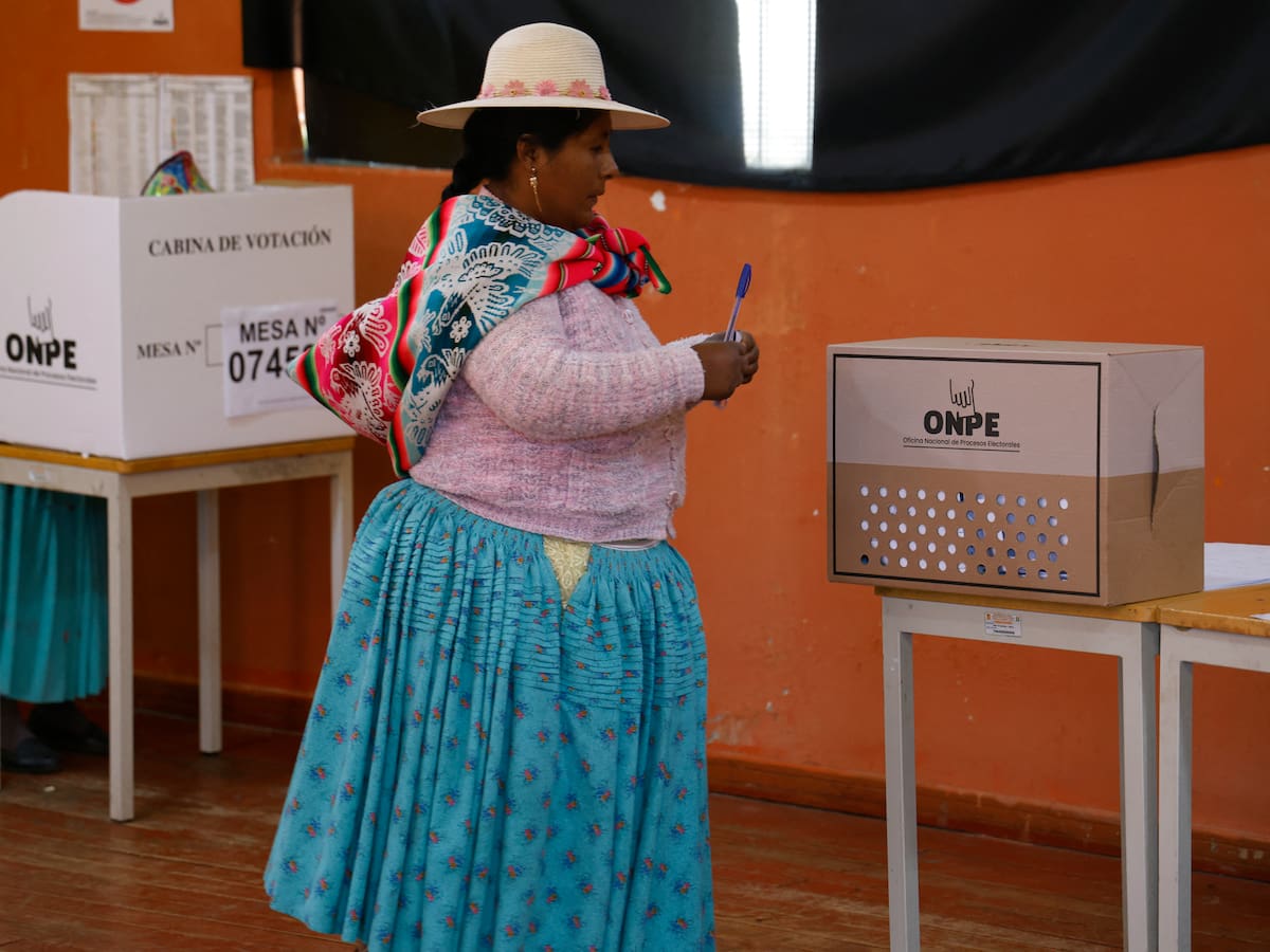 Insólito suceso en elecciones presidenciales de Perú: votos blancos y nulos superan a todos los candidatos