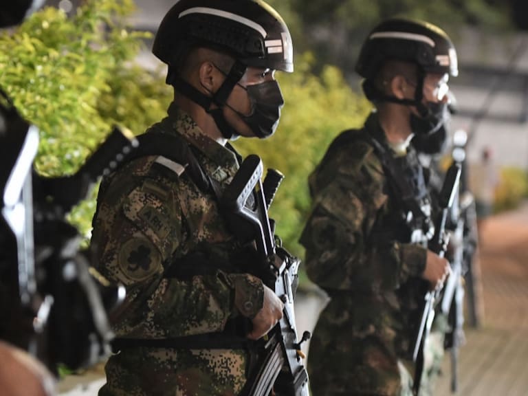 Atentado a base del ejército en Colombia deja nueve militares muertos y otros ocho heridos