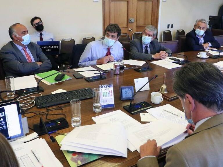 04 DE ENERO DE 2022/VALPARAISOVista general de la Comisión de Hacienda de la Cámara de Diputados, que debate el proyecto que reduce o elimina exenciones tributarias.
FOTO: LEONARDO RUBILAR CHANDIA/AGENCIAUNO