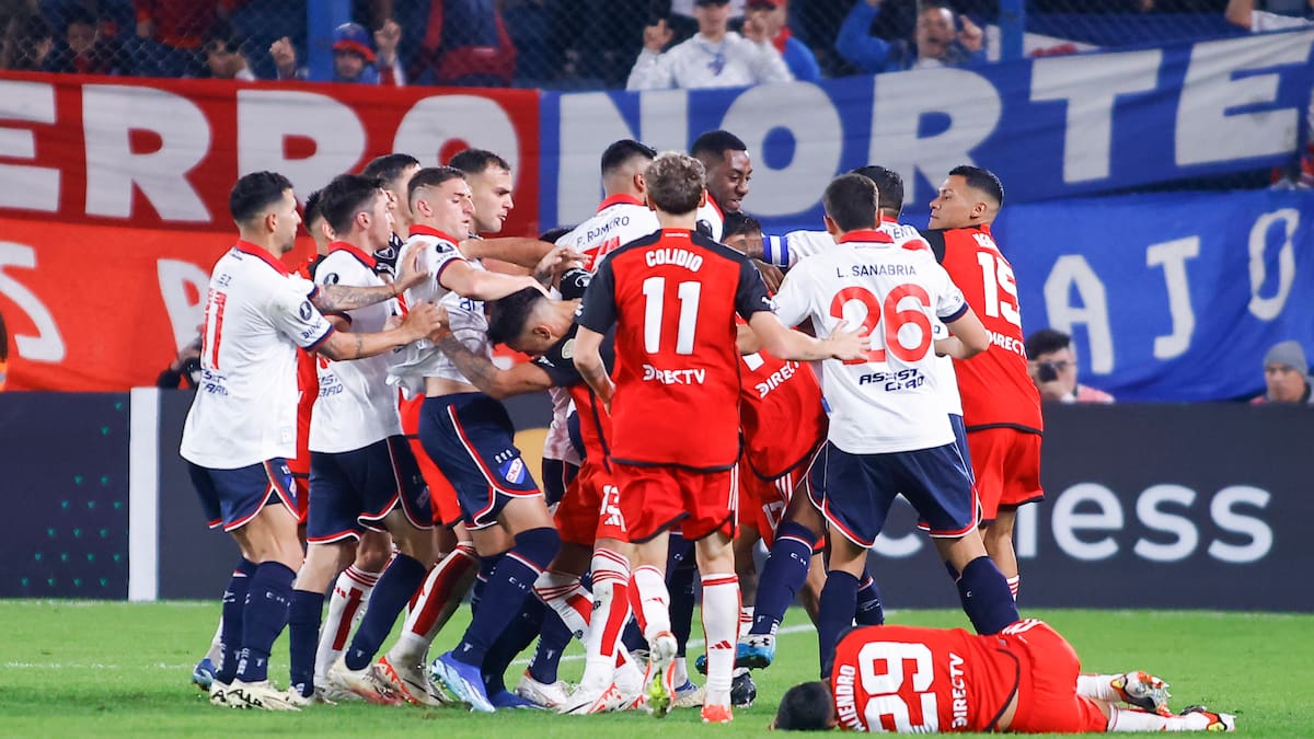 Nacional y River Plate protagonizaron una verdadera batalla para terminar empatando por la Copa Libertadores