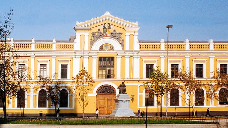 Universidad de Chile da un paso adelante y contrata a prestigioso abogado para revisar el contrato con Azul Azul