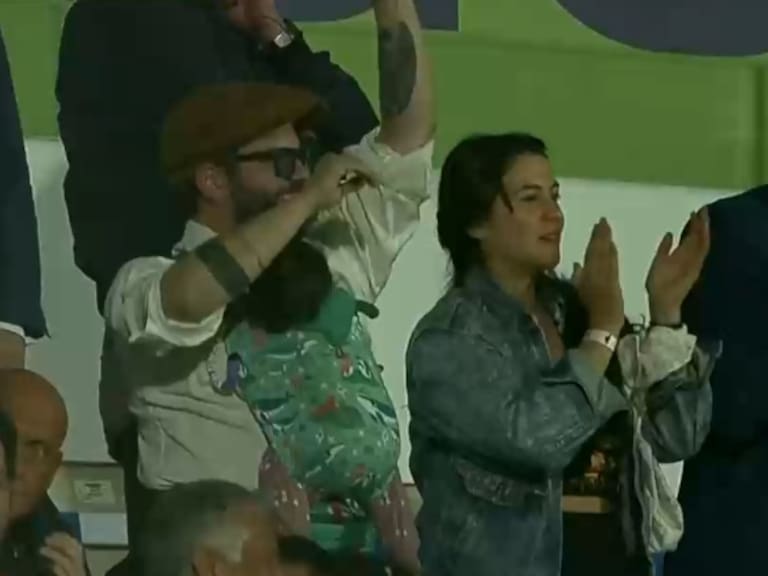 A lo “¿Qué pasó ayer?“: Presidente Gabriel Boric sorprendió con su hija en la inauguración del Mundial Sub 20