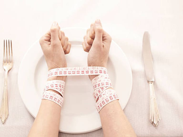 Trastornos de Conducta Alimentaria: baja autoestima y la genética pueden ser determinantes