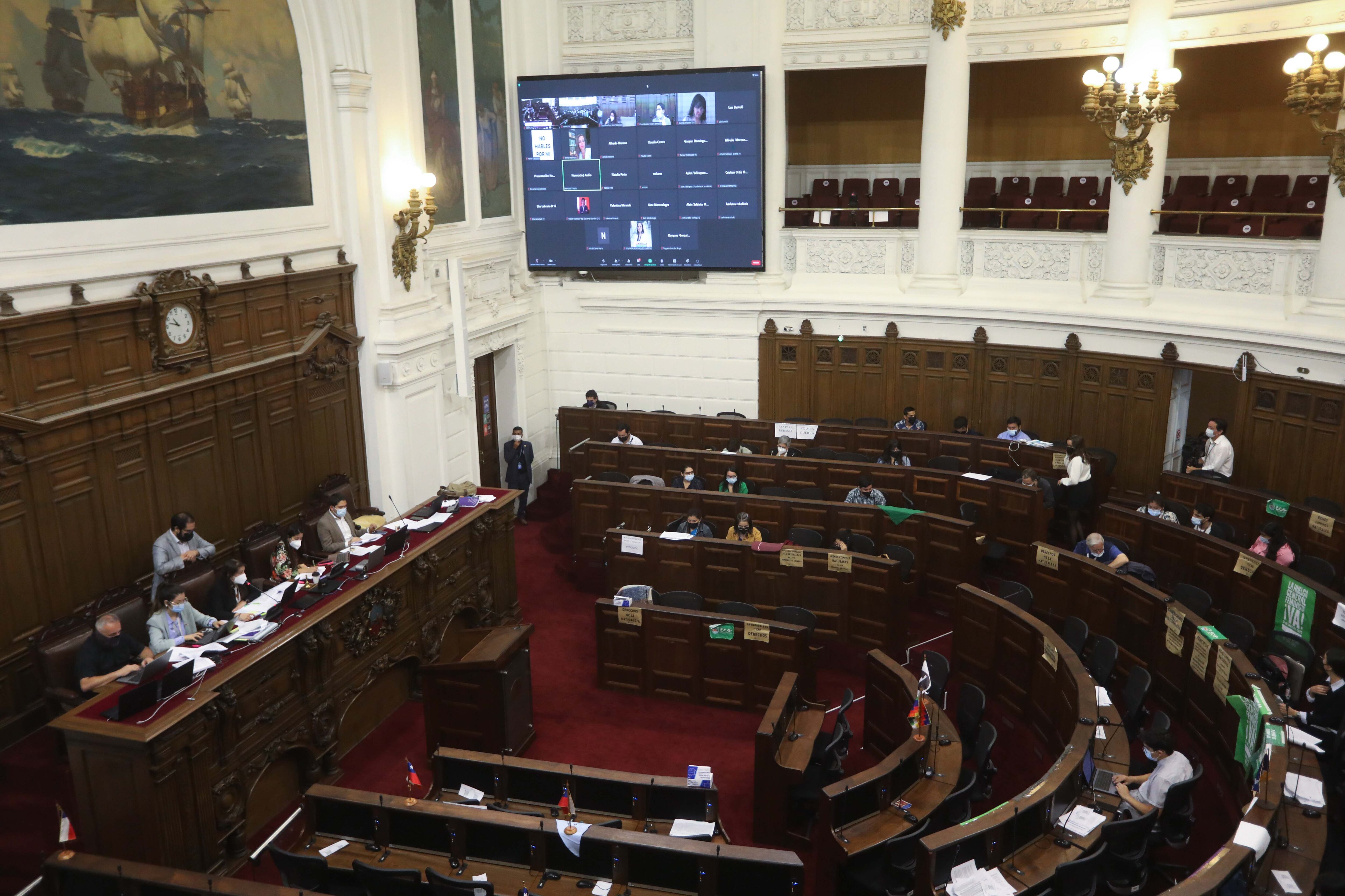 29 de Marzo del 2022/SANTIAGOLos convencionales, durante la Sesión N°58 Comisión Derechos
Fundamentales, en el ex Congreso Nacional en Santiago.
FOTO: SEBASTIAN BELTRAN GAETE/AGENCIAUNO