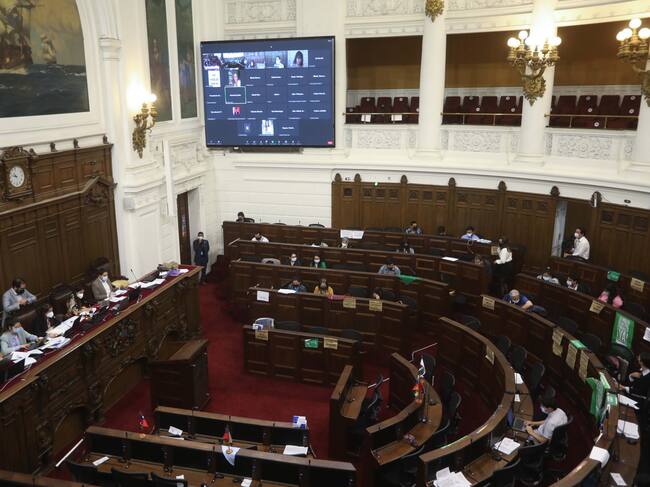 29 de Marzo del 2022/SANTIAGOLos convencionales, durante la Sesión N°58 Comisión Derechos
Fundamentales, en el ex Congreso Nacional en Santiago.
FOTO: SEBASTIAN BELTRAN GAETE/AGENCIAUNO