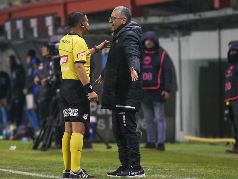 “Estoy actualmente desvinculado de la ANFP... Por norma interna, corresponde retirarme”