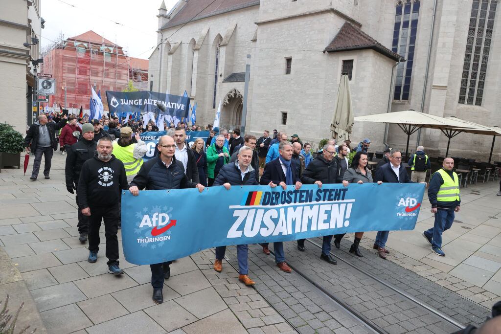 El partido de ultraderecha AfD marcha en el estado Turingia en Alemania