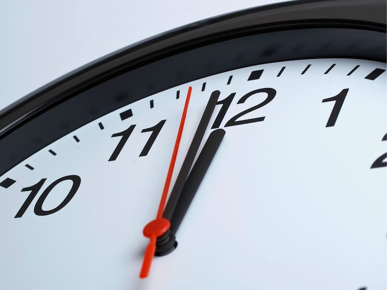 Este fin de semana es el cambio de hora 2025 en Chile: revisa aquí todos los detalles del nuevo horario de verano