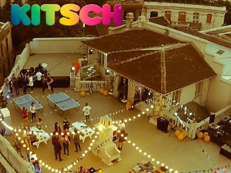 Vuelve con todo: histórica fiesta Kitsch de Año Nuevo regresa y estas son sus coordenadas