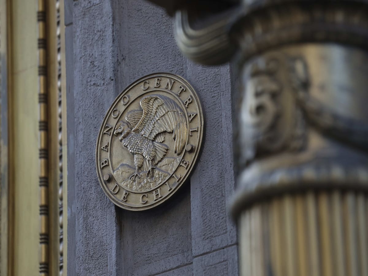 Economía chilena cae más de lo esperado en el primer trimestre: PIB retrocede 0,5%