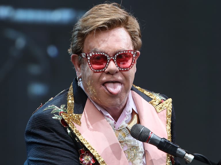 «No encuentran a nadie mejor»: Elton John le pide a sus fans que se vacunen contra el Covid-19