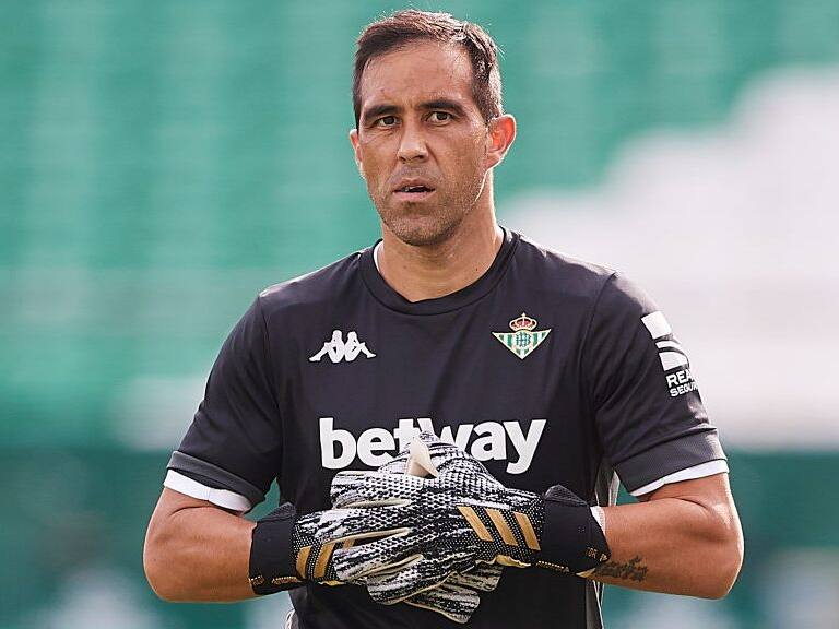 SEVILLE, SPAIN - SEPTEMBER 20: Claudio Bravo of Real Betis looks on prior to the LaLiga Santander match between Betis and Valladolid at Estadio Benito Villamarin on September 20, 2020 in Seville, Spain. (Photo by Fran Santiago/Getty Images)