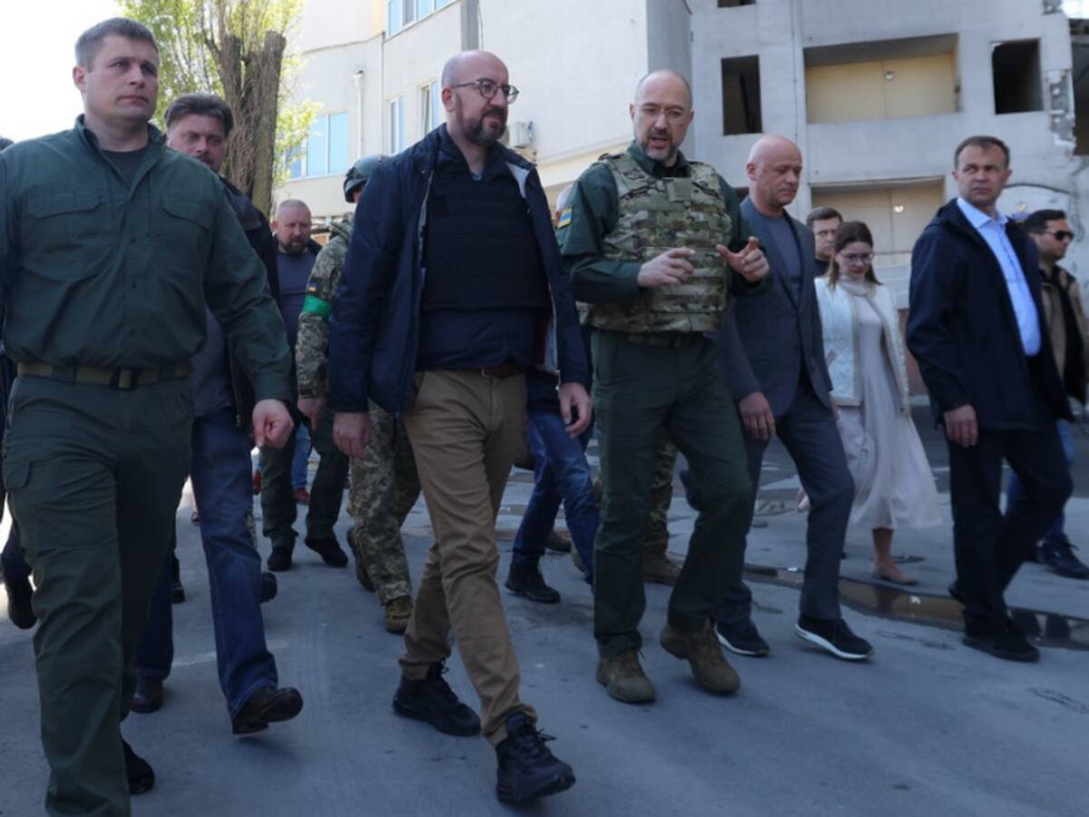 Tropas militares rusas bombardean Odesa mientras era visitada por el presidente del Consejo Europeo