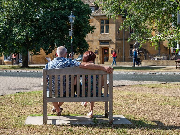 “Hay viejitos que tienen su propia casa y venden todo para construir una minivilla, donde tienen un espacio adecuado para lo que necesitan”