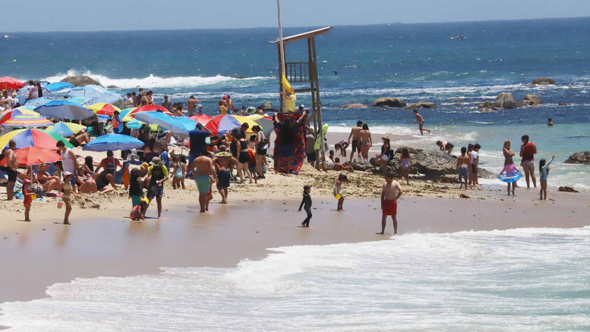 Playa Algarrobo, Valparaíso. Permisos vacaciones