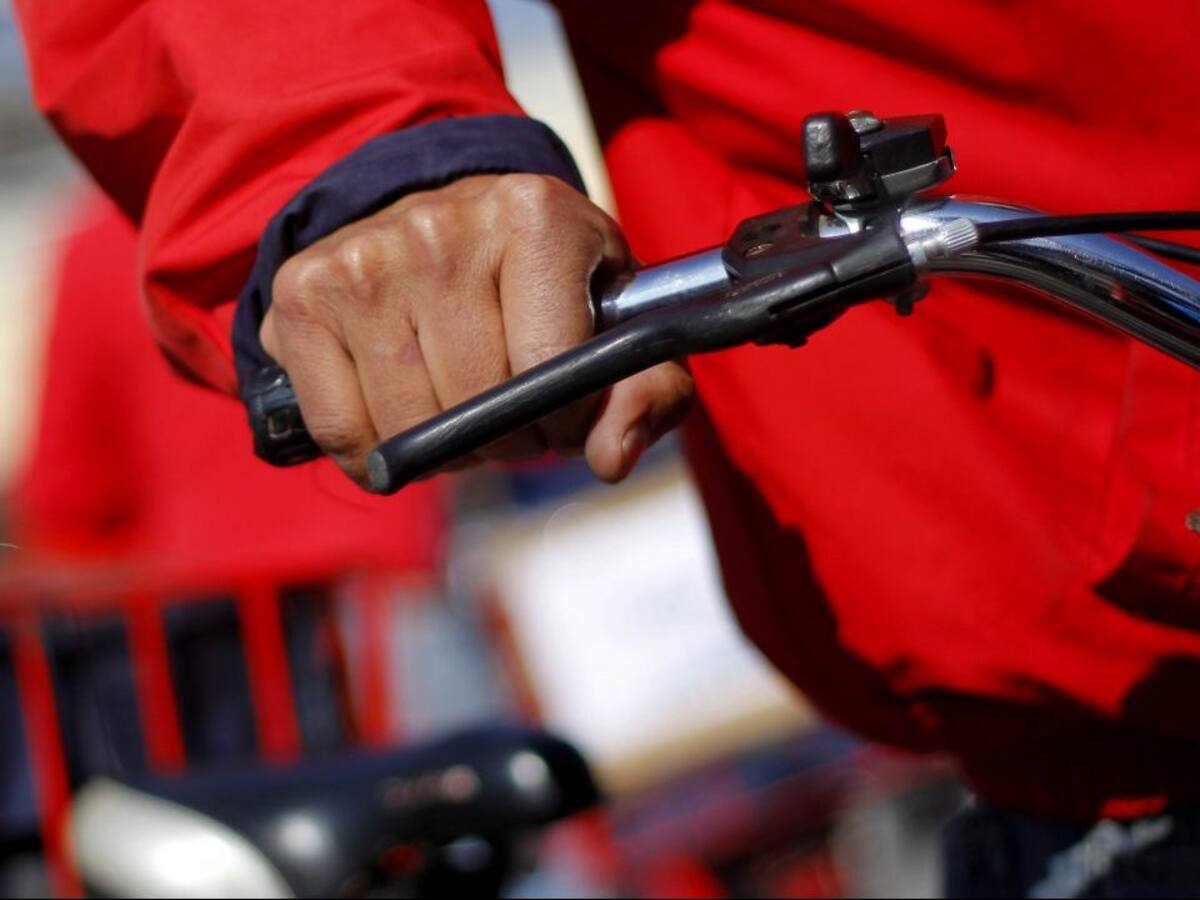 Correos de Chile y restricciones del mercado: «Al día de hoy tenemos un millón de envíos esperando a ser ingresados»