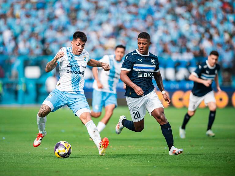 Sporting Cristal y la Universidad Católica se midieron en Perú | X: Sporting Cristal