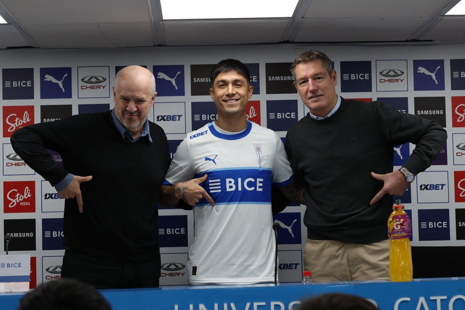 @Cruzados