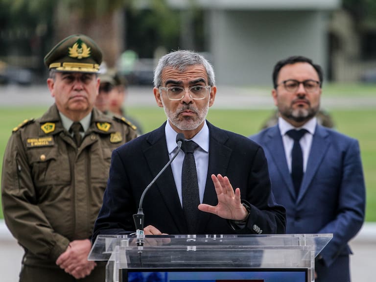 La amenaza del ministro de Seguridad a los clubes del fútbol chileno por vínculos con las barras bravas