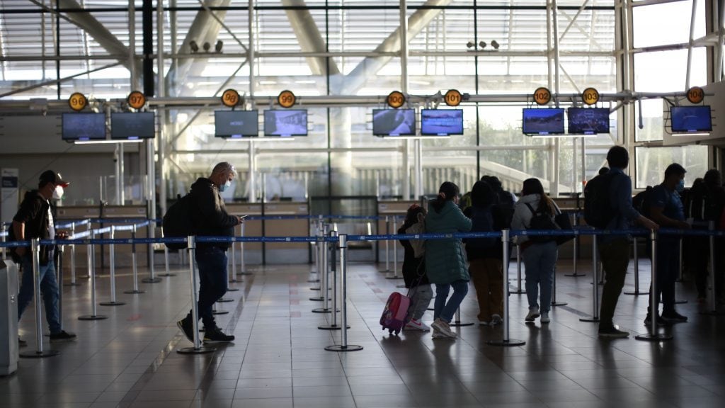 La cesión de pasajes podrá hacerse sin fines de lucro. | Agencia Uno.