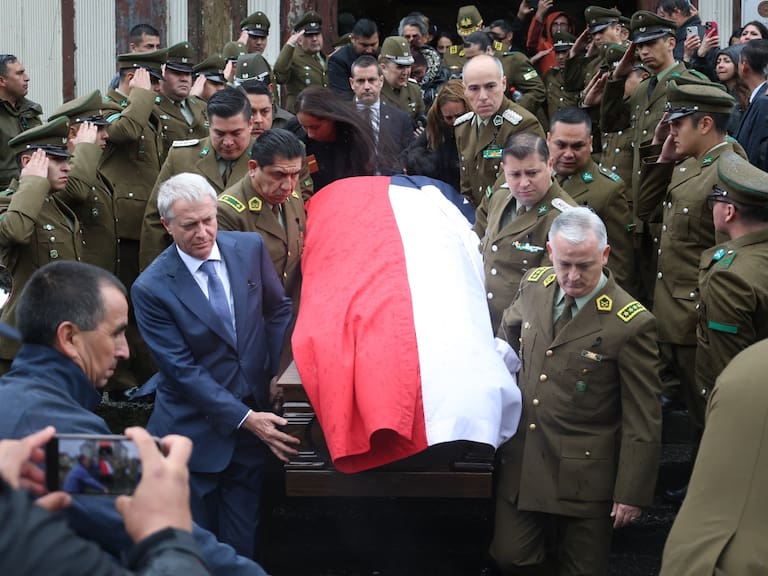 José Antonio Kast en el funeral del sargento Javier Figueroa