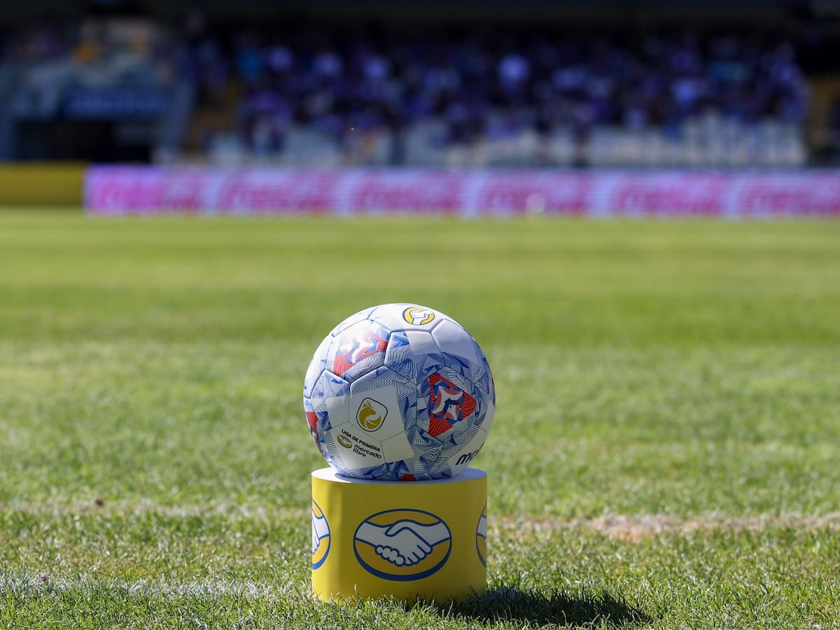 Un histórico clásico del fútbol chileno irá gratis por TV abierta este fin de semana: cuándo es y a qué hora
