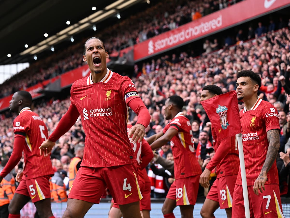 Liverpool vence en la agonía a West Ham y da otro paso más al título de la Premier League