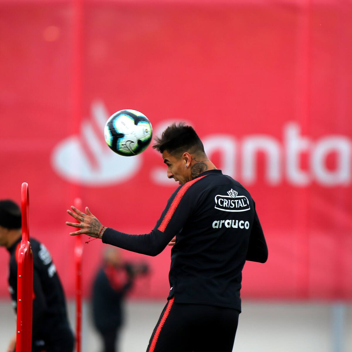 “La Roja siempre será importante para mí; estoy dispuesto a aportar, pero hoy la atención debe estar en los jóvenes”