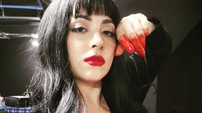Doble de Mon Laferte se río de una inesperada pregunta que suelen hacerle sus fans