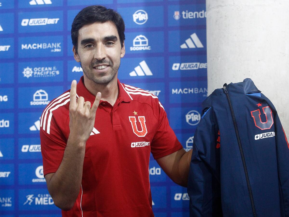 “Paqui” Meneghini sorprende con su primera medida en la U y aborda la chance de sumar a Eduardo Vargas