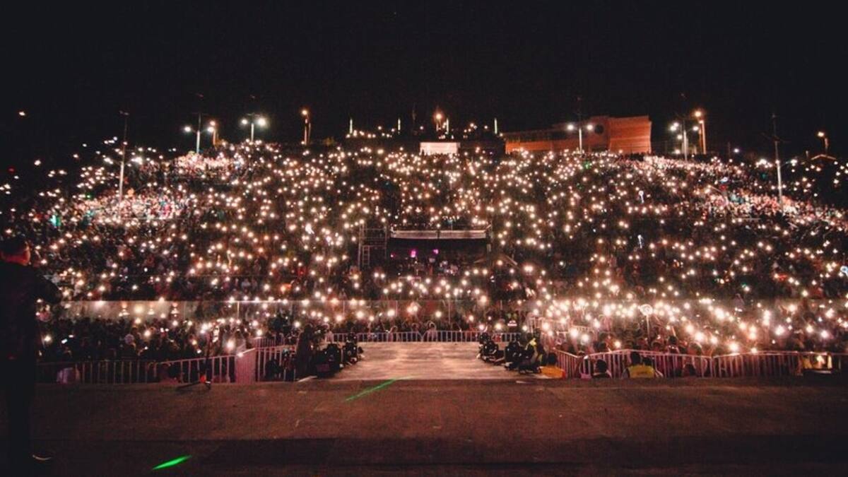 Fiesta del trato directo: municipios chilenos gastan más de $5.200 millones en eventos masivos sin licitación