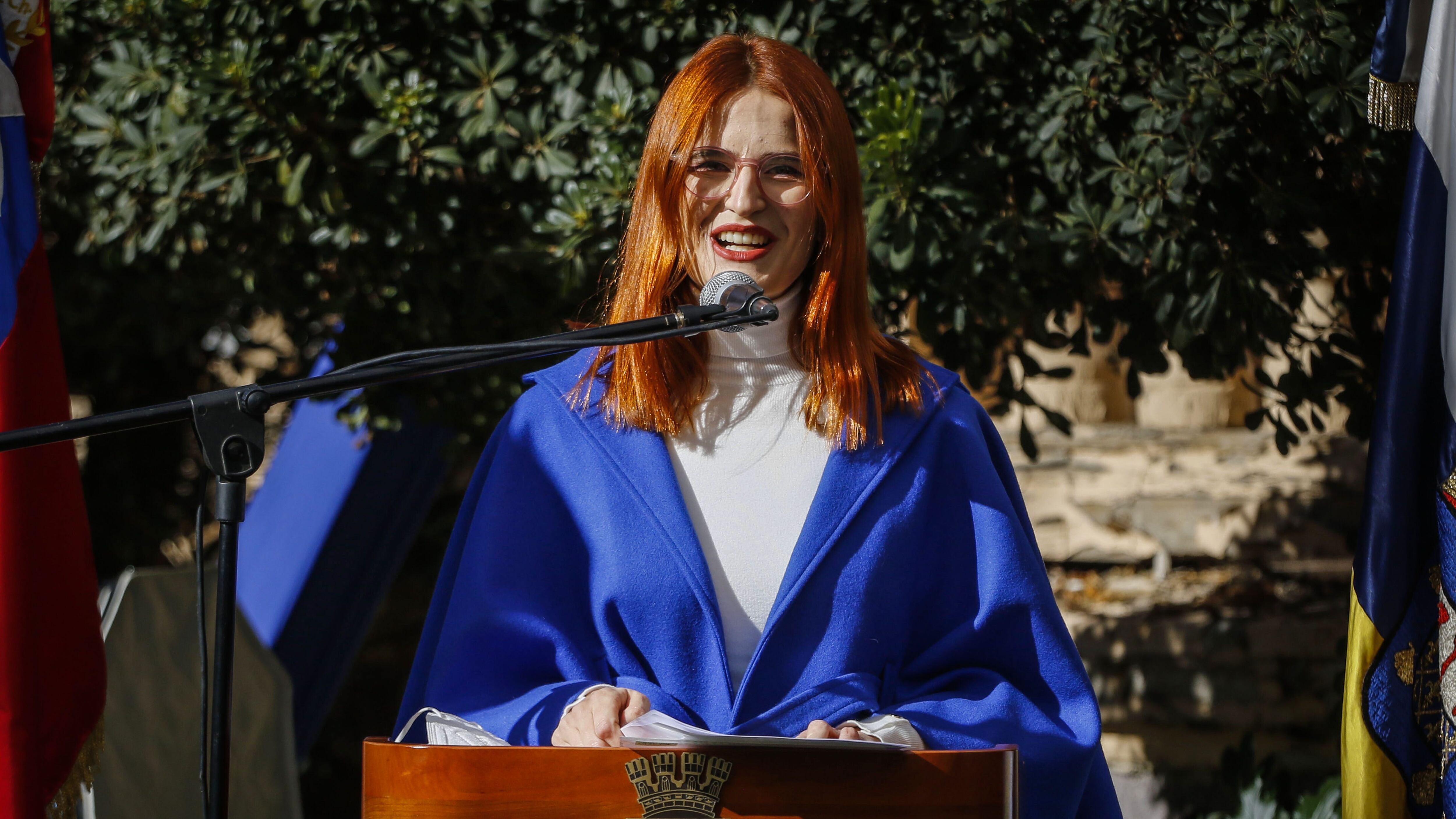 28 de junio del 2021/SANTIAGOLa alcaldesa electa de Ñuñoa, Emilia Ríos, habla en la ceremonia del traspaso comunal, en la casa de la Cultura del Municipio, tras ganar las elecciones municipales.
FOTO: SEBASTIAN BELTRAN GAETE/AGENCIAUNO