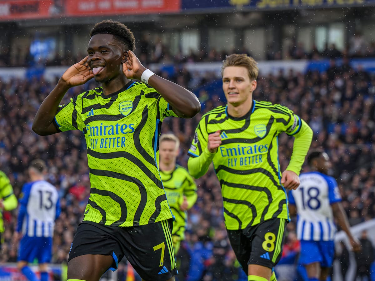 Arsenal mete presión en el liderato de la Premier League tras golear al Brighton