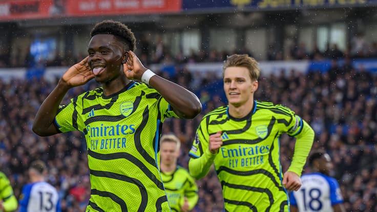 Arsenal mete presión en el liderato de la Premier League tras golear al Brighton